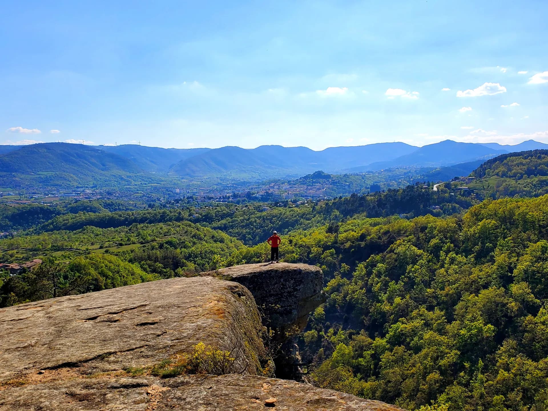 Panorama sur la vallée ardéchoise, à Flaviac